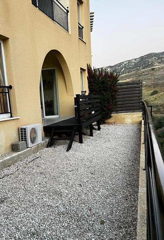 Hillview Apartment Peyia Exterior photo