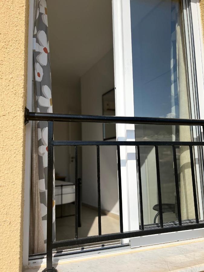 Hillview Apartment Peyia Exterior photo