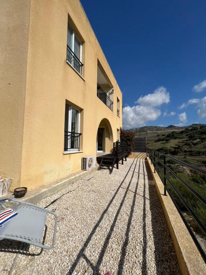 Hillview Apartment Peyia Exterior photo